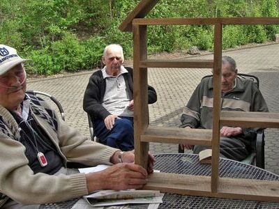 Handwerkliche Betätigung - Bau eines Insektenhotels